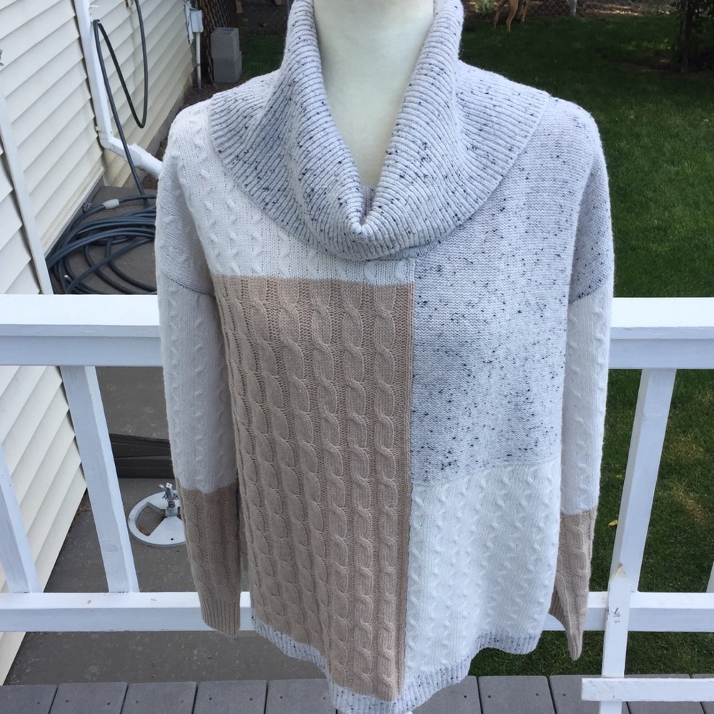 Hem & Thread Color Block Turtleneck Size L - image 2